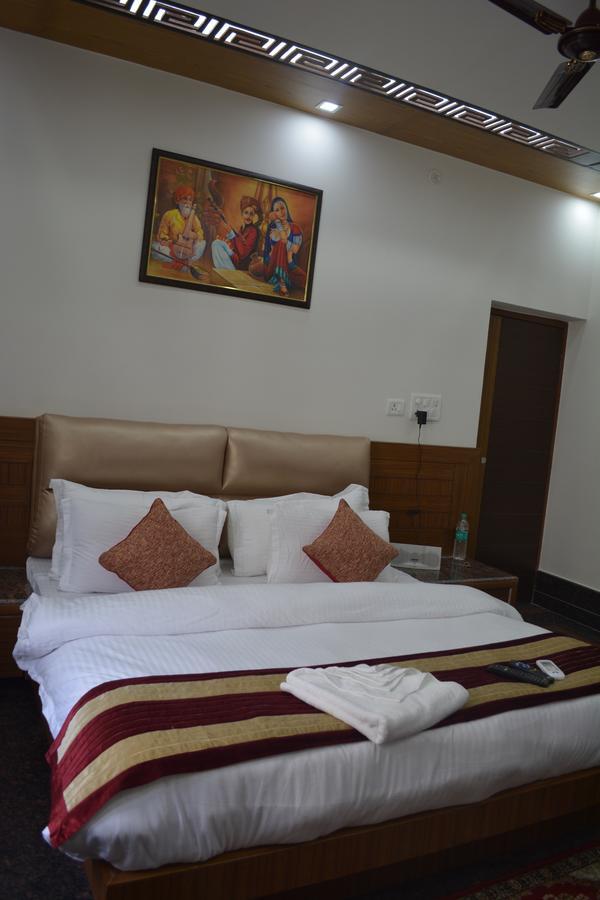 Oyo 10448 Green View Home Stay Dehradun Extérieur photo
