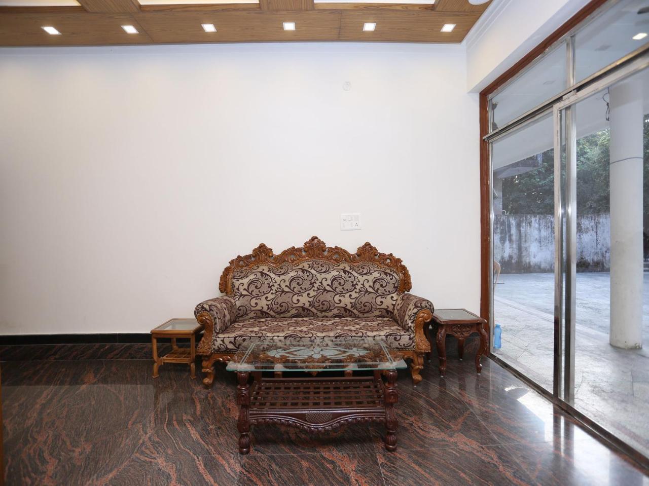 Oyo 10448 Green View Home Stay Dehradun Extérieur photo
