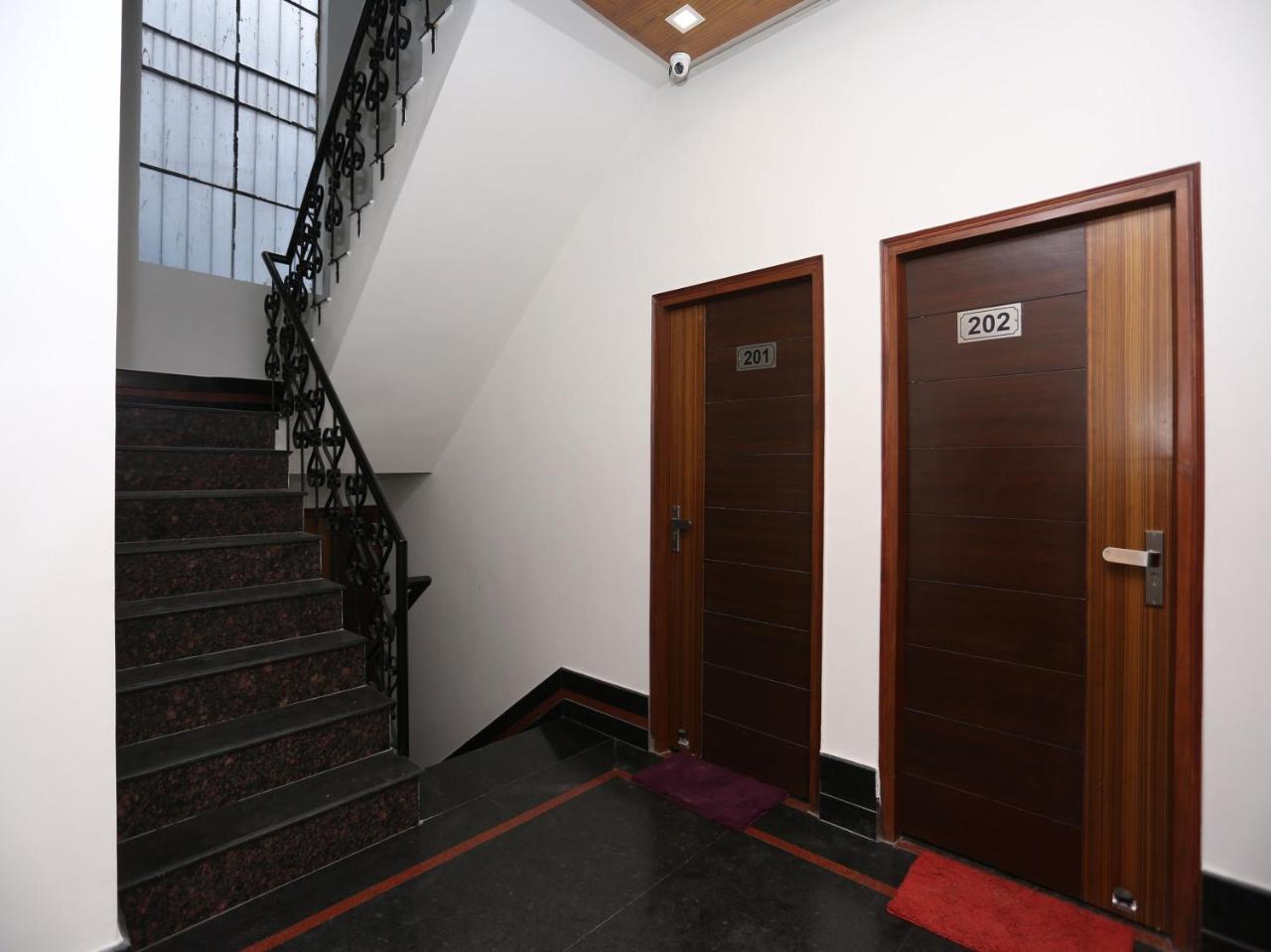 Oyo 10448 Green View Home Stay Dehradun Extérieur photo