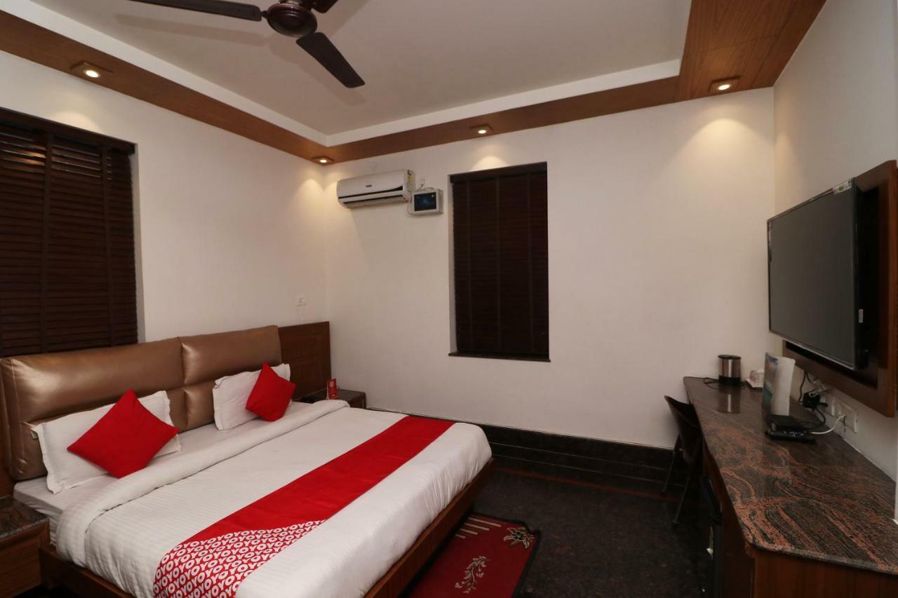 Oyo 10448 Green View Home Stay Dehradun Extérieur photo