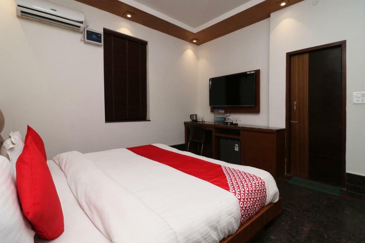 Oyo 10448 Green View Home Stay Dehradun Extérieur photo